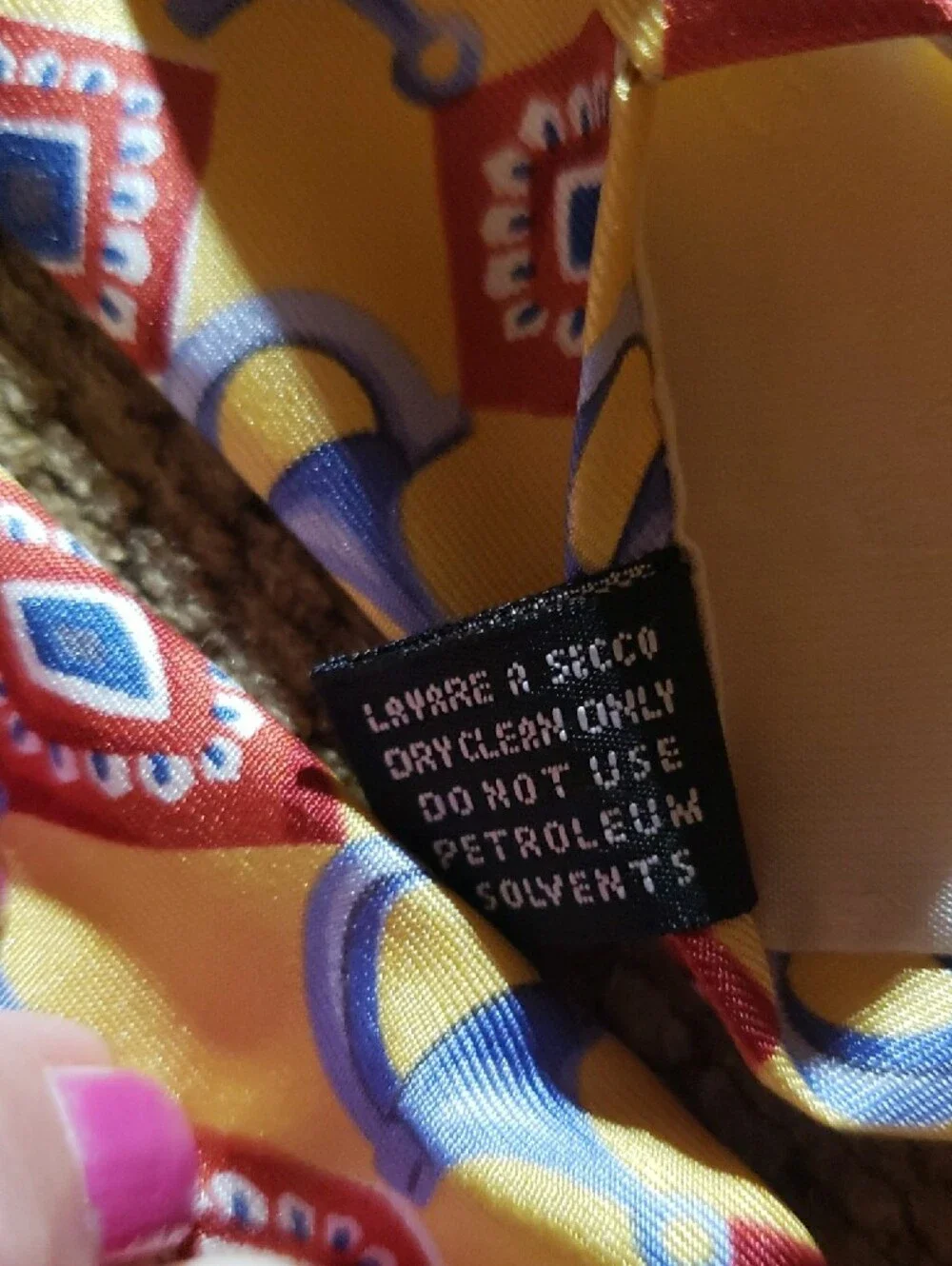 GUCCI Yellow Geometric Silk Tie with Red and Blue Motif